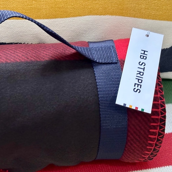 HBC StripesFleece Throw- Racing Red Buffalo Check- NEW with TAGS. - Picture 2 of 4